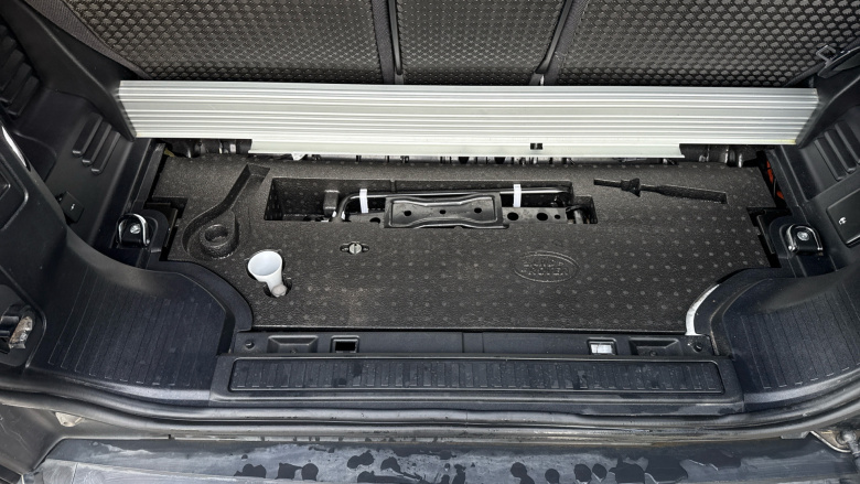 Land Rover Defender 3.0 D300 X 90 3dr Auto Diesel Estate